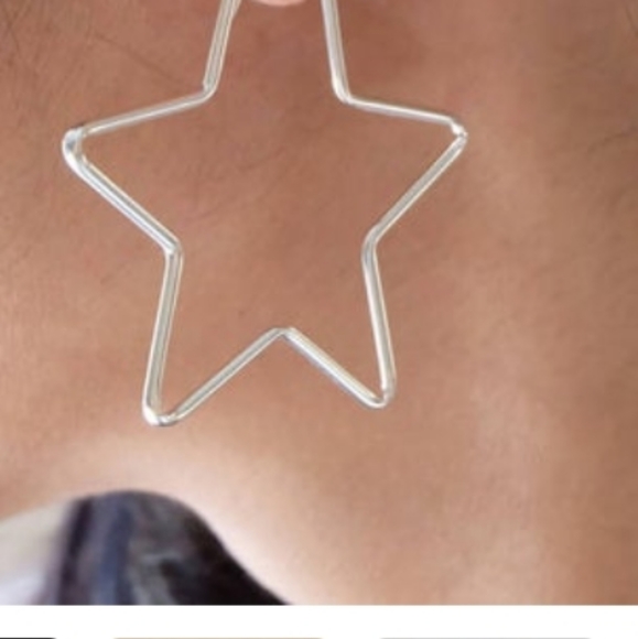 🔴🆕️ Star Earrings Hoops - Picture 2 of 11
